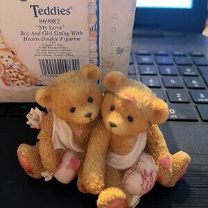Cherished Teddies My love 869082 Boy and Girl Sitting w/hearts Valentine
